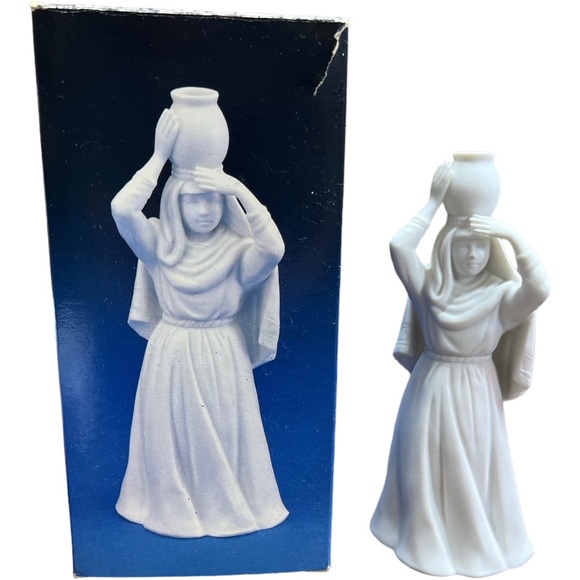 Avon Other - Avon Nativity WOMAN WITH WATER JAR 1990 Porcelain Figurine  w/Box